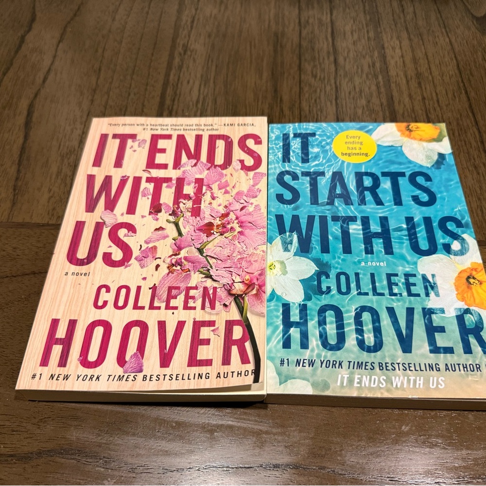 Colleen Hoover Book Set - It Ends With Us & It Starts With Us